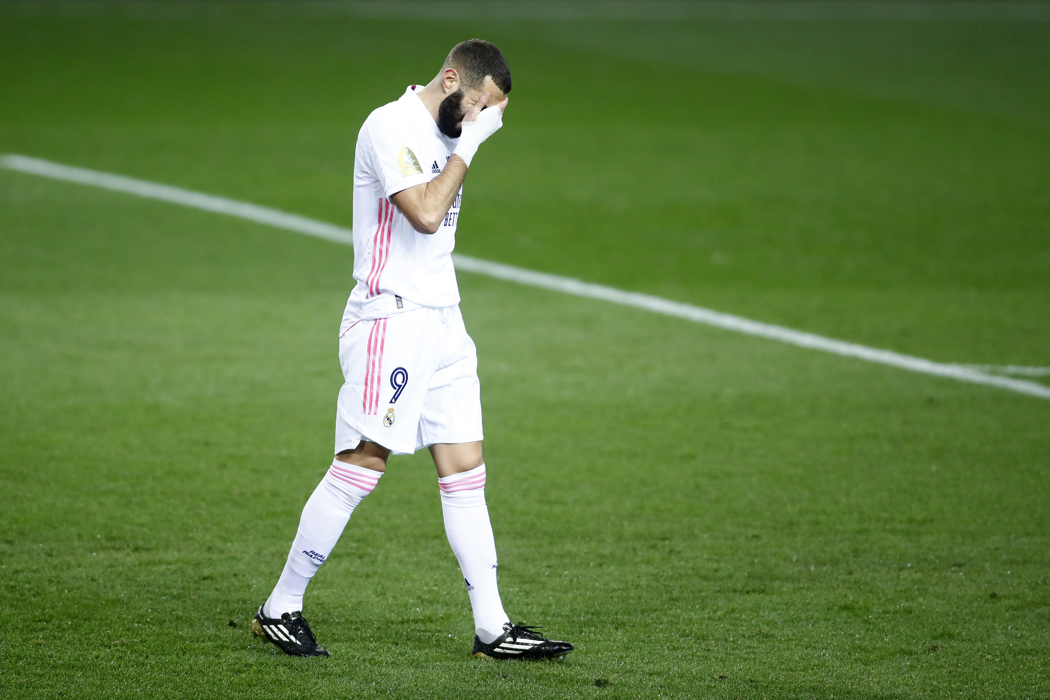 Situație delicată la Real Madrid: abia mai încropește o echipă! Karim Benzema, ultimul intrat pe lista accidentaților