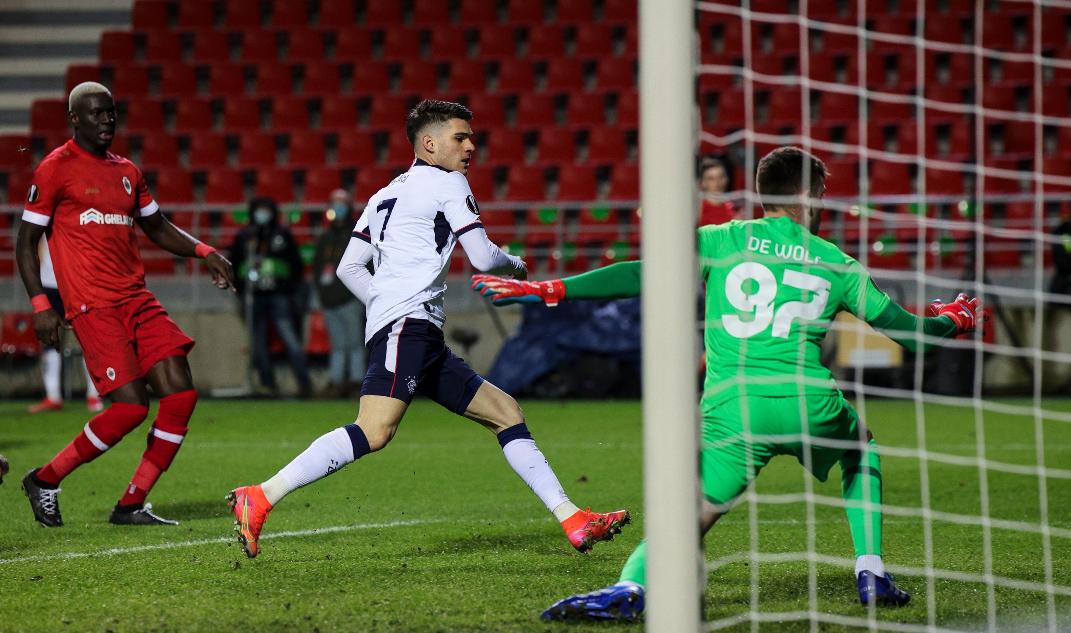 Ianis Hagi, cel mai slab de la Rangers! Nota primită pentru prestația din meciul cu Antwerp din Europa League