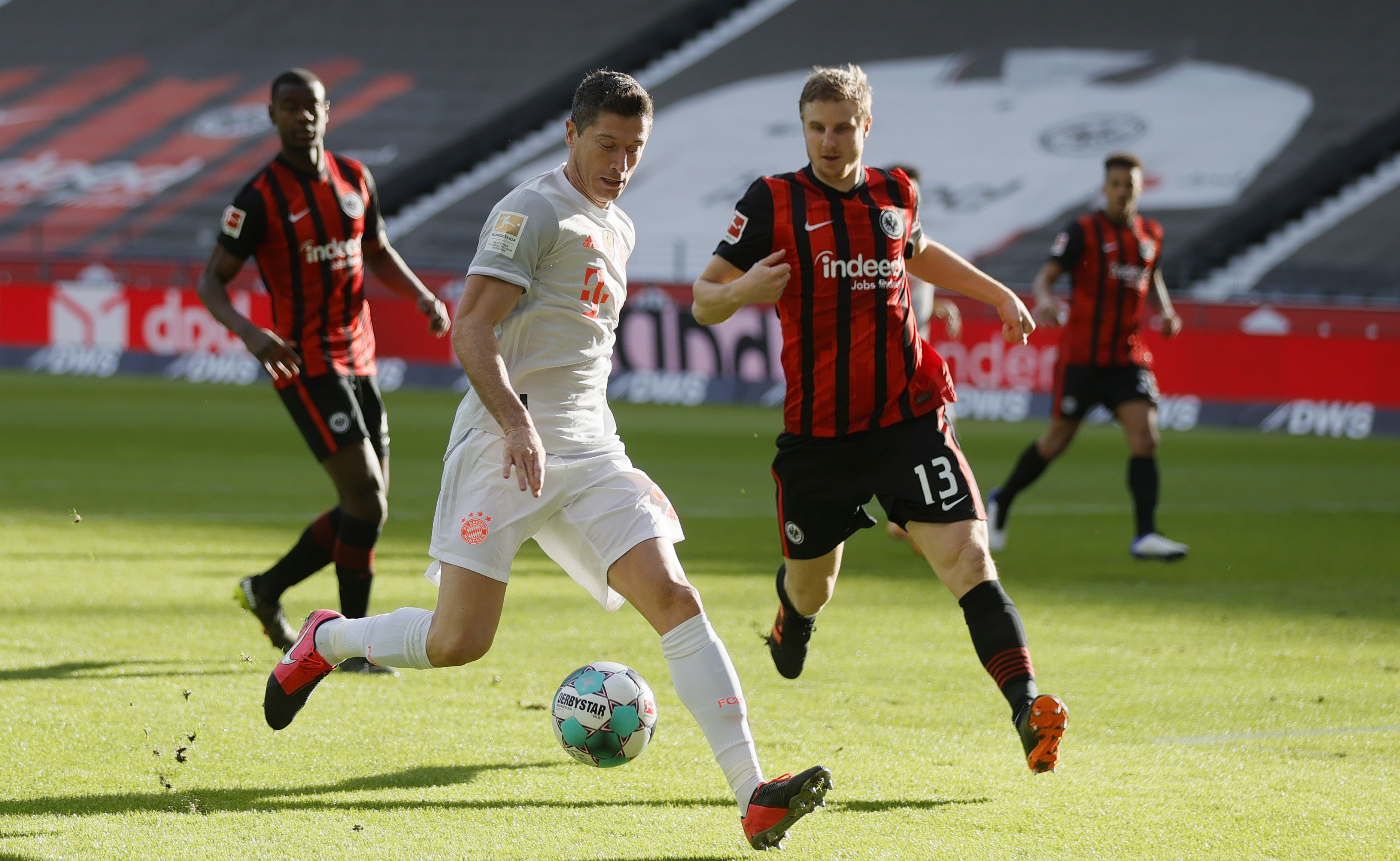 Frankfurt - Bayern Munchen 2-1. Liderul, primul eșec după 9 meciuri oficiale. Younes, gol de poveste