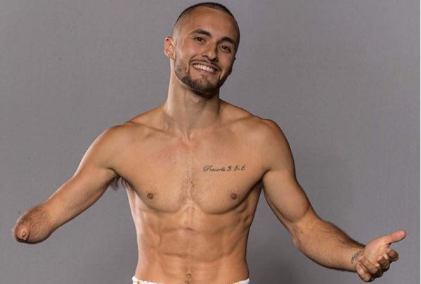 Fiul unei legende de la Chelsea luptă în cușcă fără o mână și practică cel mai dur sport din lume, muay thai
