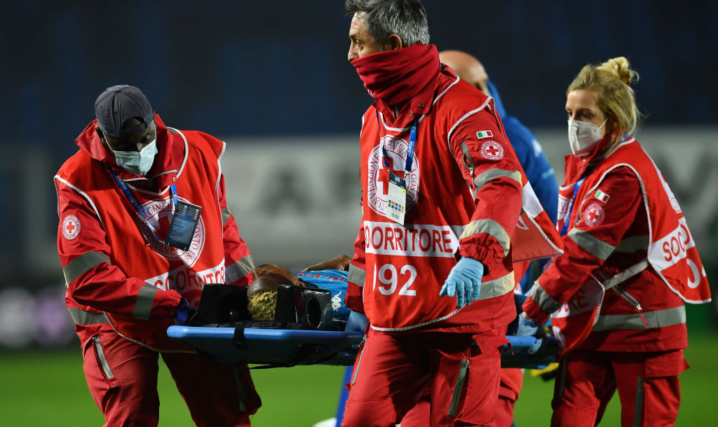 Momente de panică la Atalanta - Napoli! Victor Osimhen a leșinat pe teren
