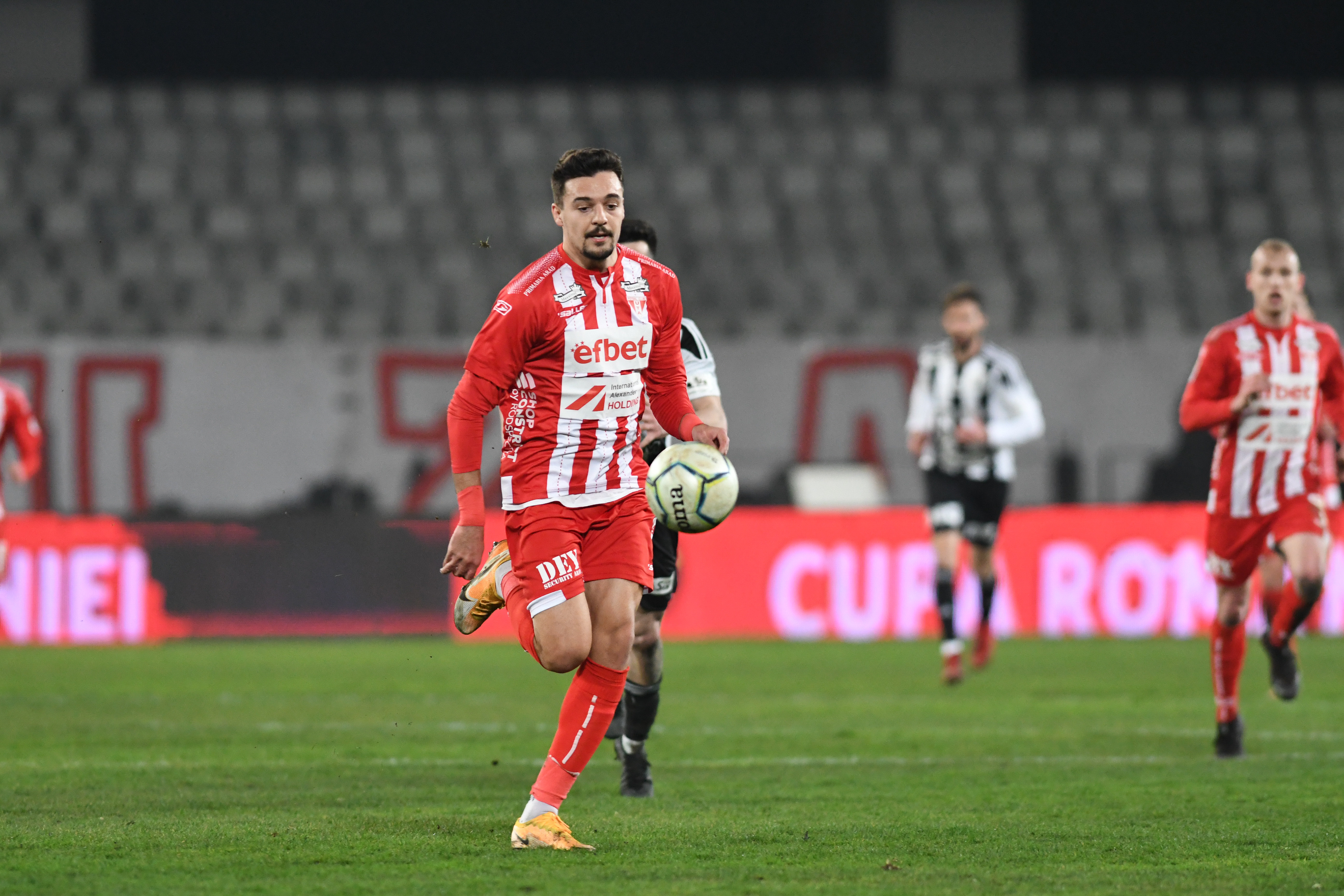 ”Adrian Petre voia să joace, era titular!” De ce UTA Arad a preferat să nu se bazeze pe atacant