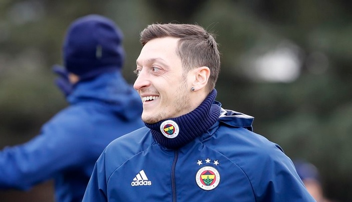 Mesut Ozil i-a indignat pe germani după un gest făcut la Fenerbahce: ”La națională părea mut!”