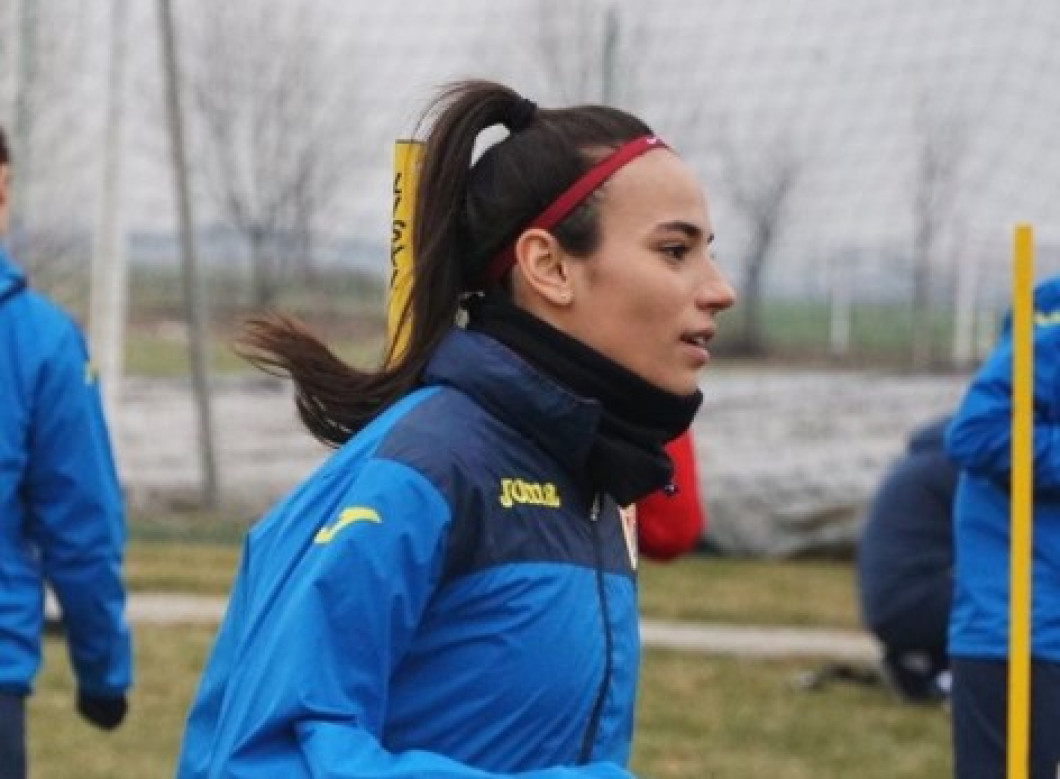 romania-feminin11