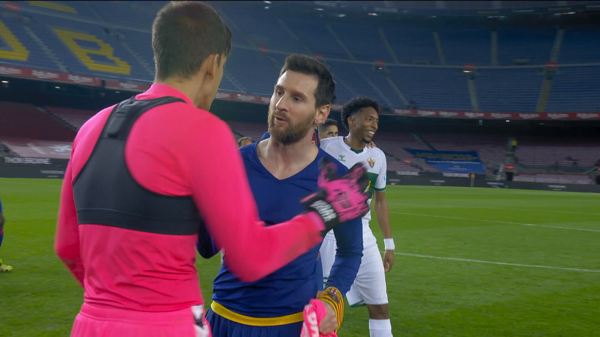 Portarul lui Elche a rămas uimit după ce i-a cerut tricoul lui Messi. Ce i-a zis argentinianul