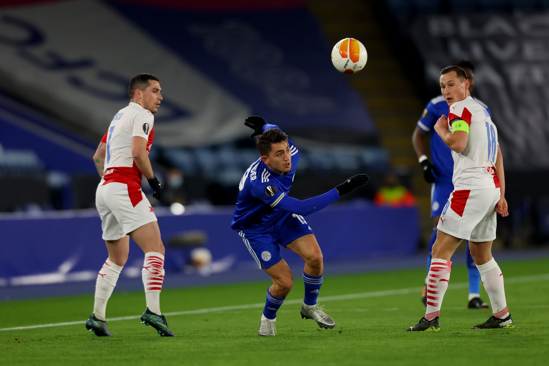 Leicester - Slavia Praga 0-2. Stanciu a reușit un assist și e în optimile Europa League!