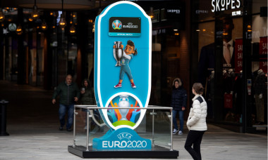 Logo-ul Euro 2020, lângă stadionul Wembley / Foto: Getty Images