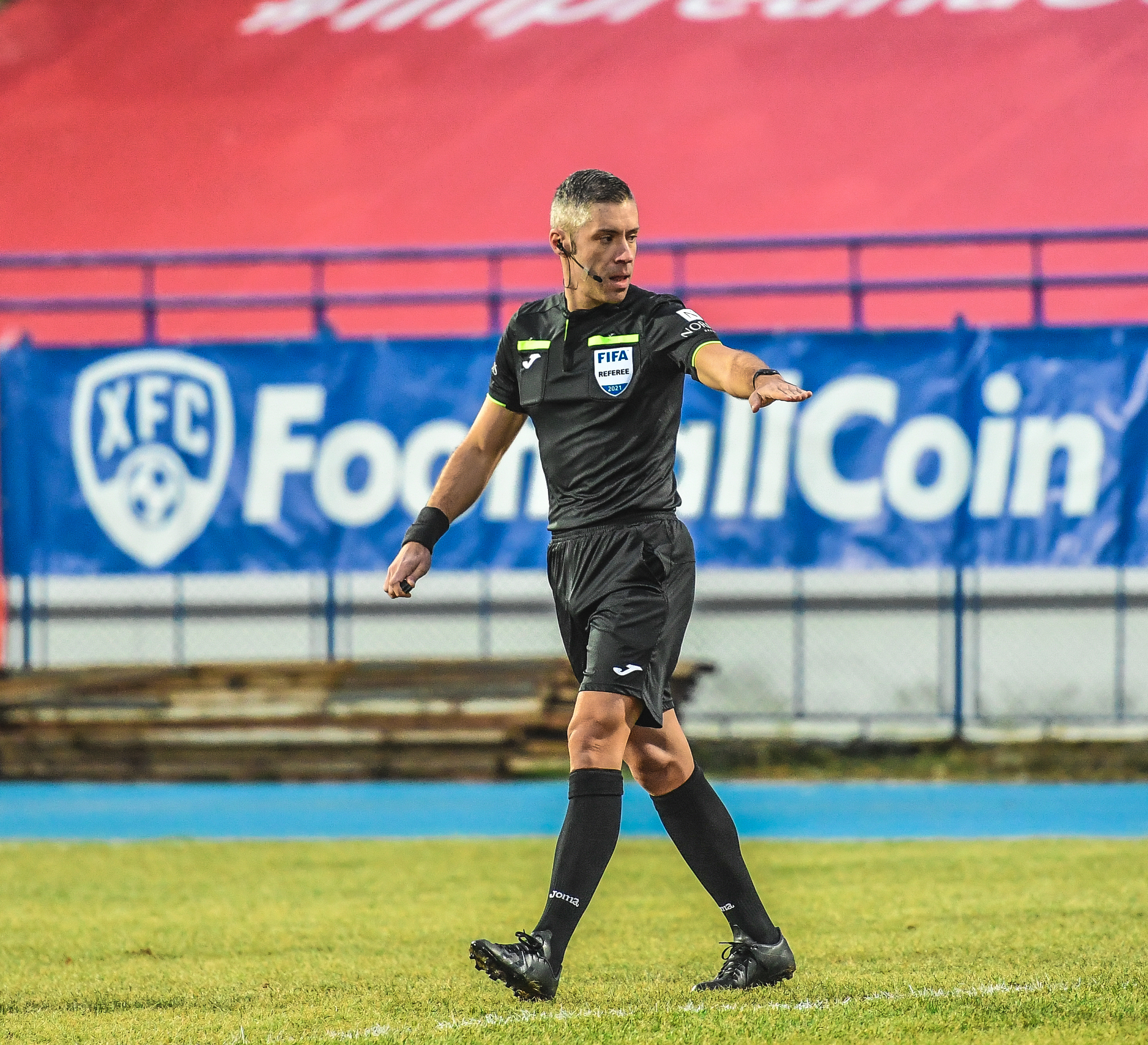 ”Petrescule, fugi la vestiar, bă, infractorule!” Noi imagini cu Andrei Cristea furios la adresa arbitrului. Reacția clubului