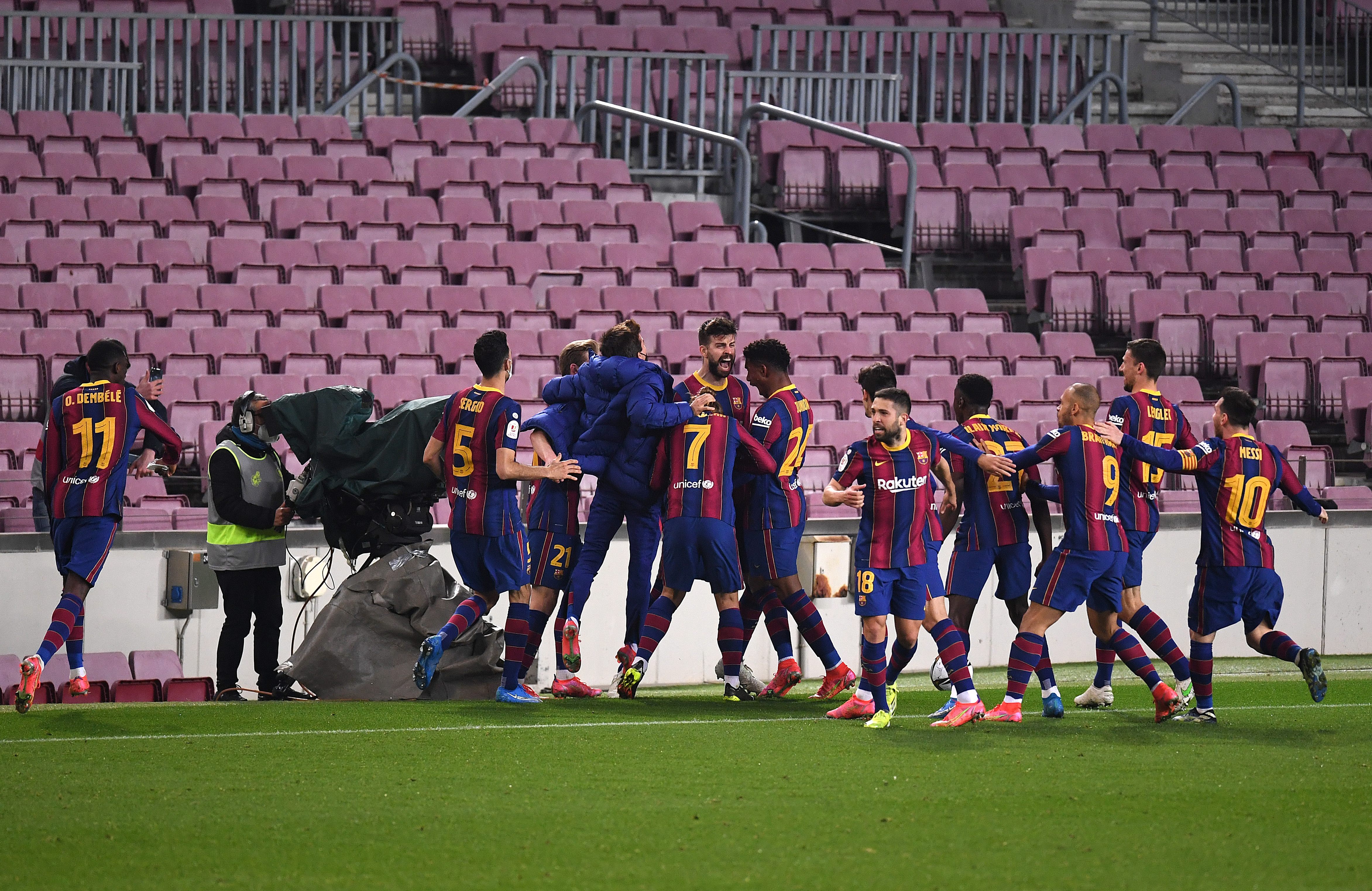 Remontada! Barcelona a învins Sevilla cu 3-0, după ce pierduse 0-2 în tur, și s-a calificat în finala Cupei Spaniei