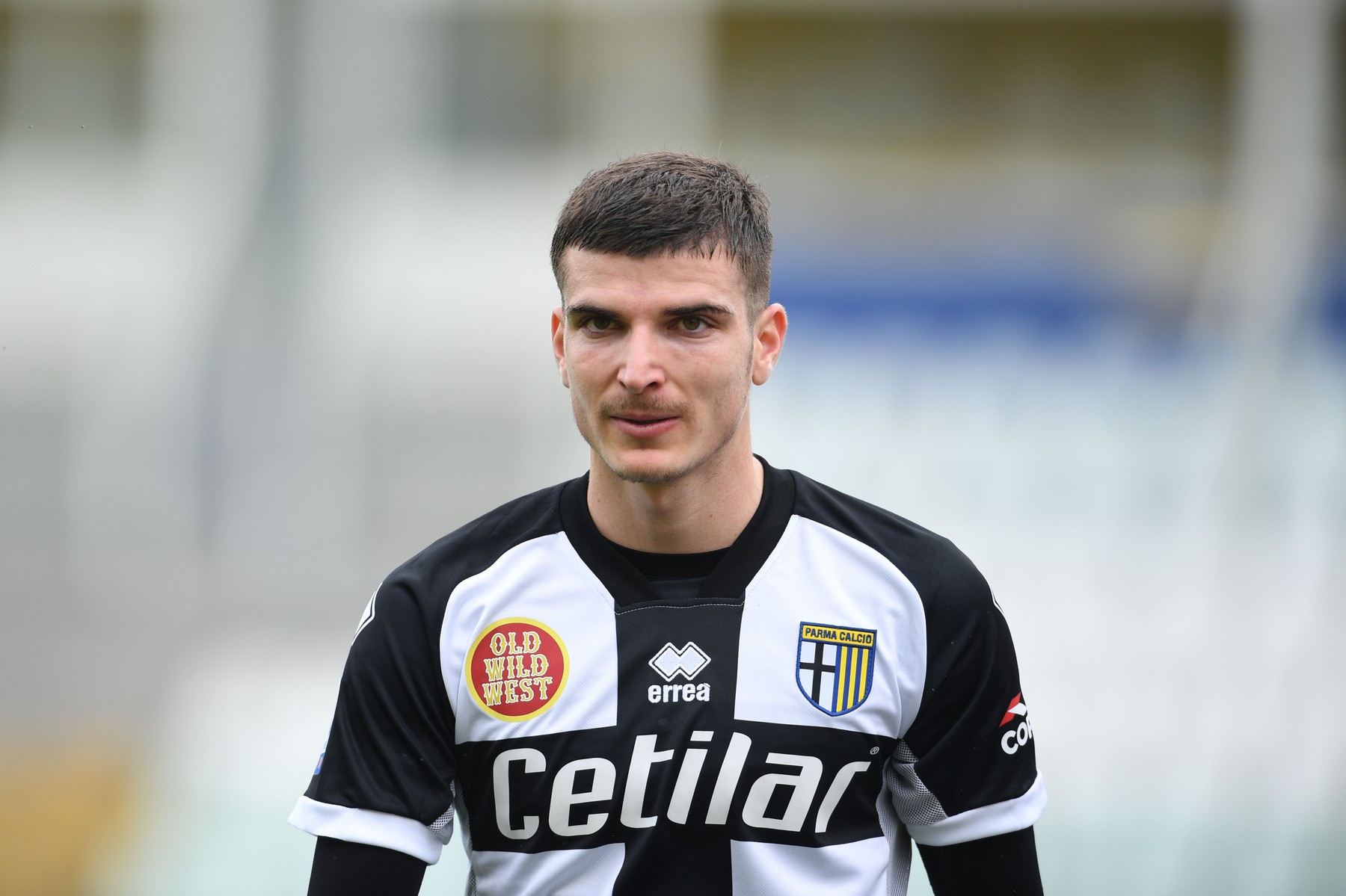 Surpriză la Parma: Valentin Mihăilă a marcat în ultimele două meciuri, dar e rezervă cu Genoa! Dennis Man, titular