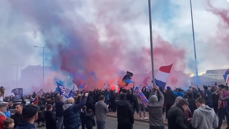 Ianis Hagi și colegii de la Rangers, așteptați de mii de fani înaintea meciului care îi poate aduce lui Rangers titlul