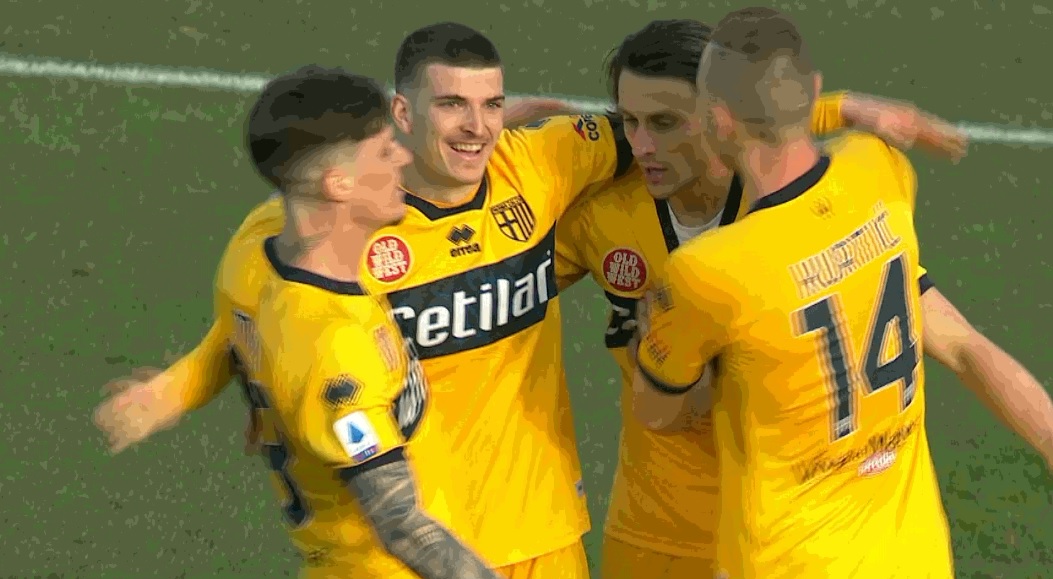 Valentin Mihăilă, primul gol pentru Parma în Serie A! A pasat decisiv la golul 2. Dennis Man, aproape de gol