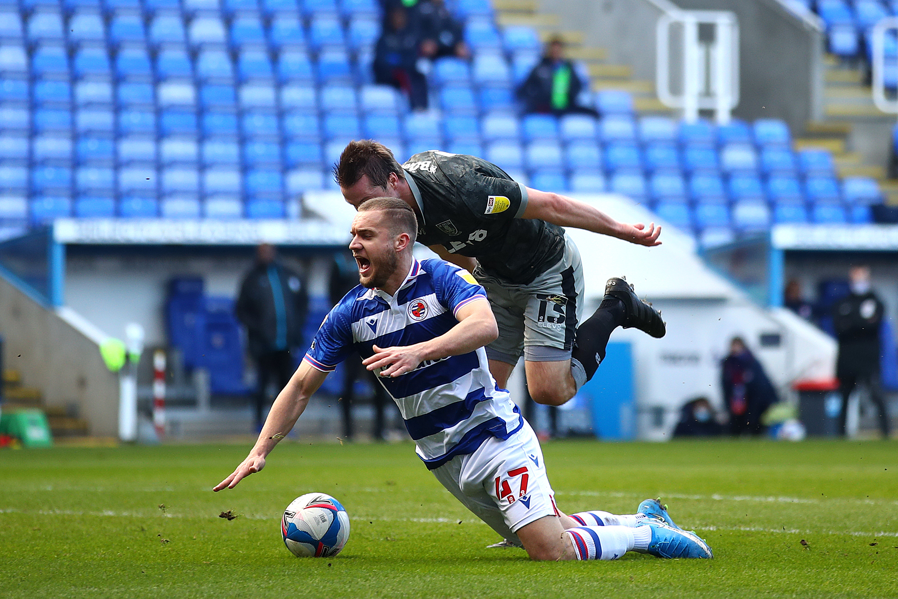 George Pușcaș, din nou providențial pentru Reading! A obținut un penalty și a provocat o eliminare cu Sheffield Wednesday