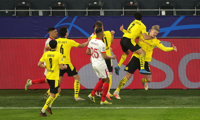 Borussia Dortmund v Sevilla FC - UEFA Champions League Round Of 16 Leg Two