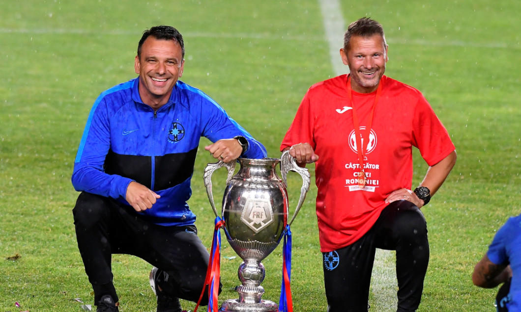 Toni Petrea și Thomas Neubert, după finala Cupei României 2020, câștigată în fața lui Sepsi / Foto: Sport Pictures