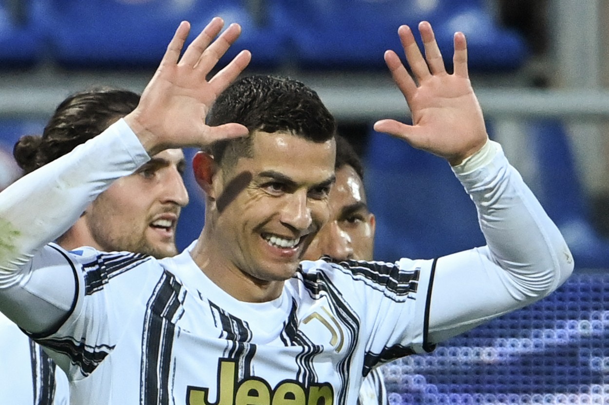 Ronaldo a reușit un hat-trick în 32 de minute și s-a dus să le răspundă contestatarilor. Gest viral în fața camerei