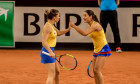 Monica Niculescu și Simona Halep, în meciul de dublu cu Caroline Garcia și Kristina Mladenovic, din semifinalele FED Cup 2019 / Foto: Sport Pictures