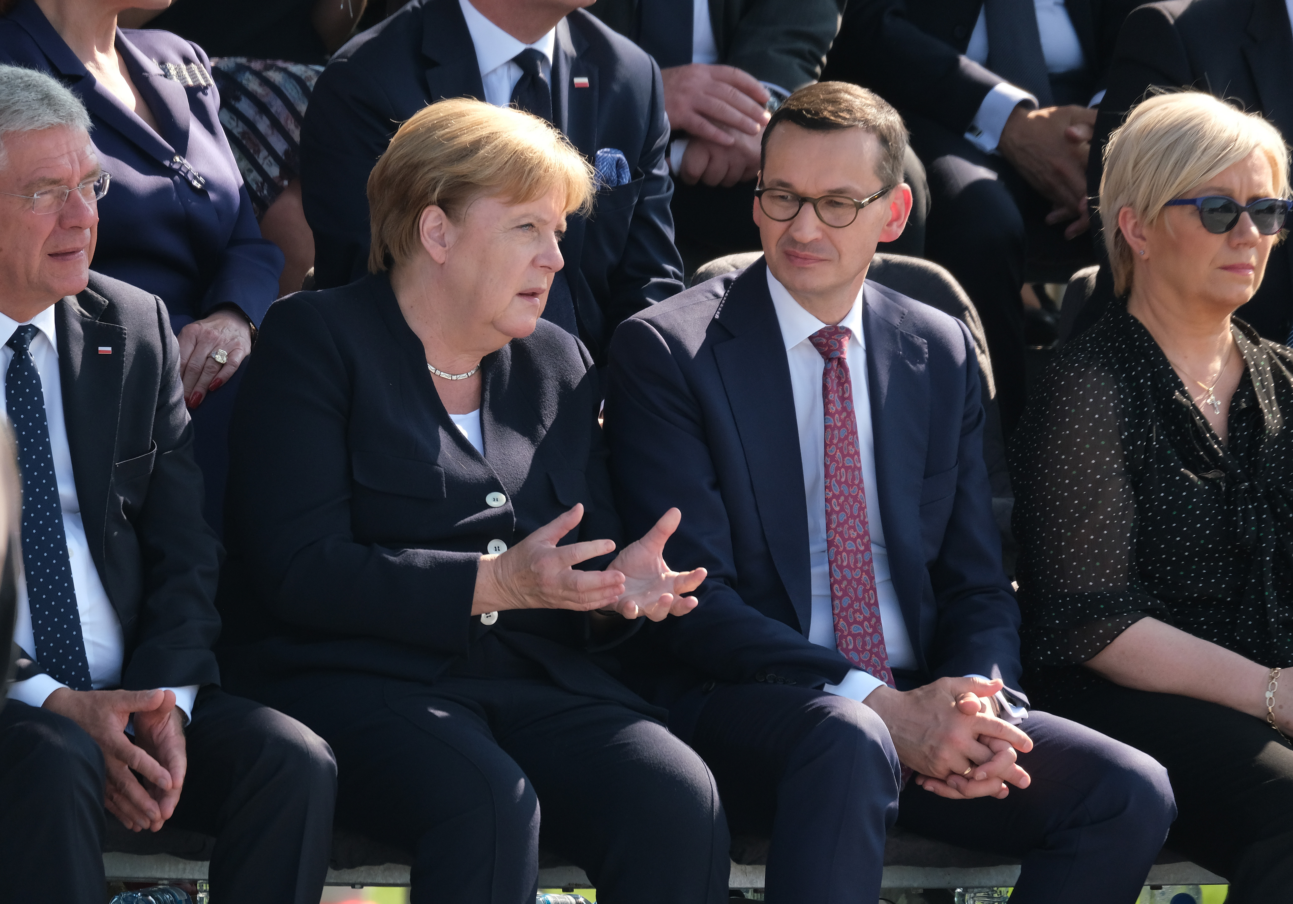 Prim-ministrul Poloniei a sunat-o pe Angela Merkel în cazurile lui Lewandowski și Piatek