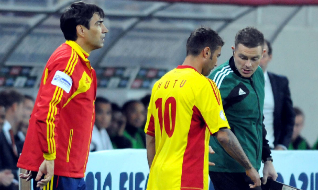 Victor Pițurcă și Adrian Mutu, în timpul meciului România - Olanda 1-4 / Foto: Sport Pictures