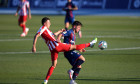 Enis Bardhi și Santiago Arias, într-un meci Levante - Atletico Madrid / Foto: Getty Images