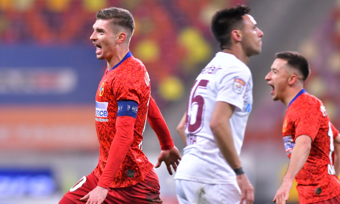 Florin Tănase, Olimpiu Moruțan și Mario Camora, în meciul FCSB - CFR Cluj 3-0 / Foto: Sport Pictures