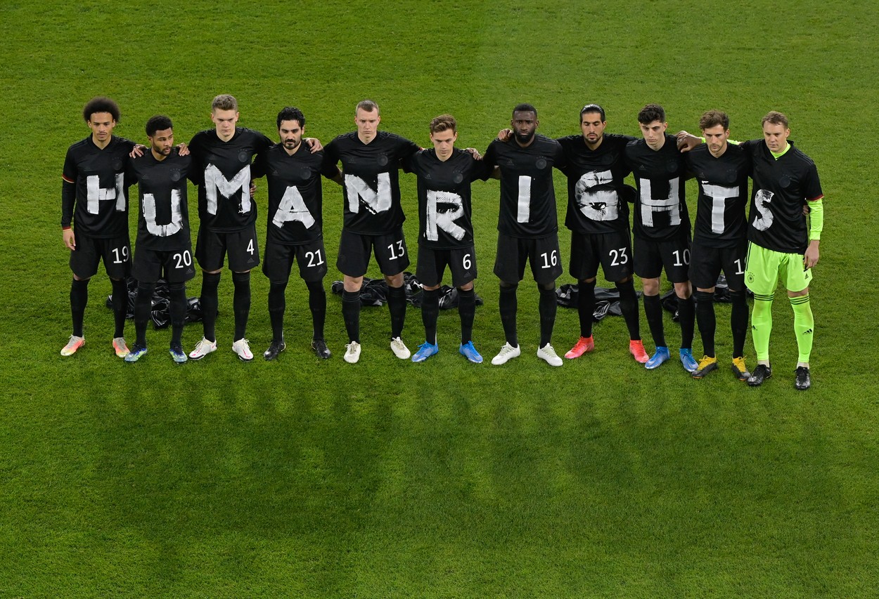 Ce au făcut jucătorii Germaniei înaintea meciului cu Islanda: Noi înşine am scris literele pe tricouri