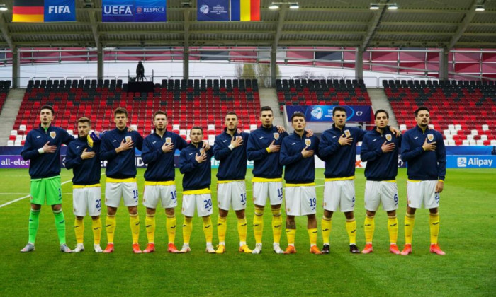 Fotbaliștii naționalei de tineret a României, înaintea meciului cu Germania / Foto: FRF.ro