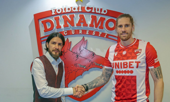 Raul Albentosa, alături de Mario Nicolae după semnarea contractului cu Dinamo / Foto: Facebook@FCDinamoOfficial