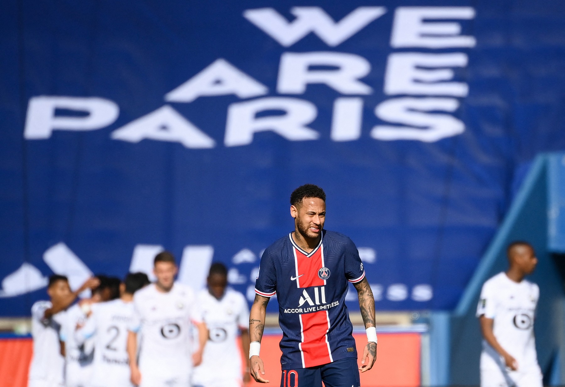 PSG - Lille 0-1. Parizienii pierd derby-ul pentru fotoliul de lider din Franța. Neymar a fost eliminat