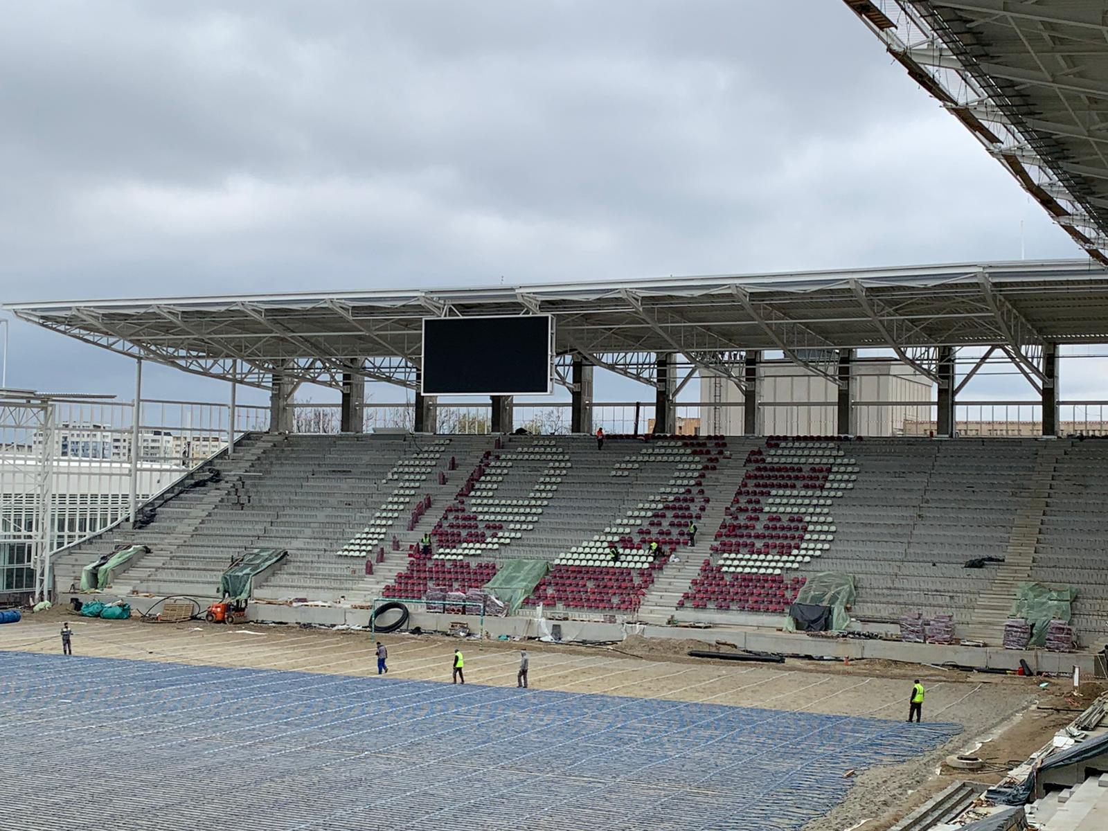 Noi imagini din Giulești! Cum se desfășoară montarea scaunelor pe noul stadion Rapid