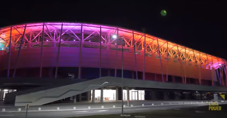 Spectacol de lumină şi culoare la Stadionul Steaua + Nici cu pastile de somn, antrenorul Stelei nu a dormit până în America