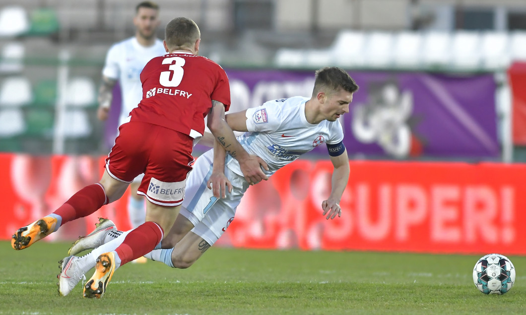 Bogdan Mitrea și Florin Tănase, în meciul Sepsi - FCSB / Foto: Sport Pictures