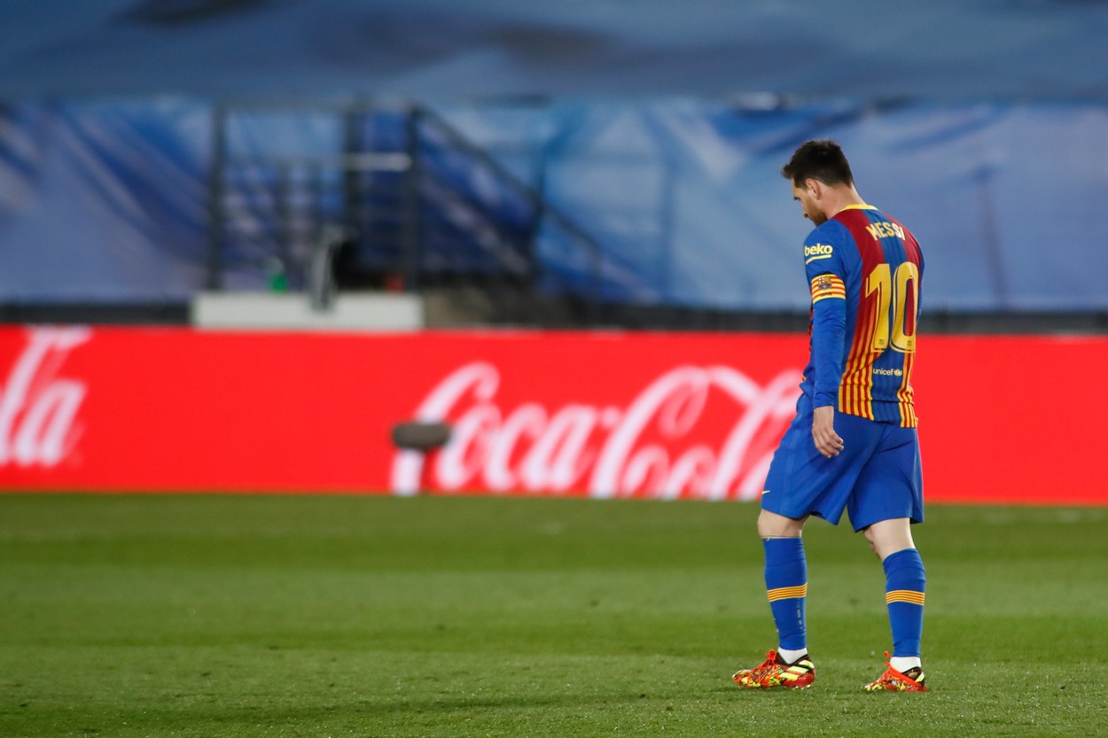 Leo Messi l-a tras de urechi pe arbitrul din El Clasico. Ce i-a transmis argentinianul chiar pe teren