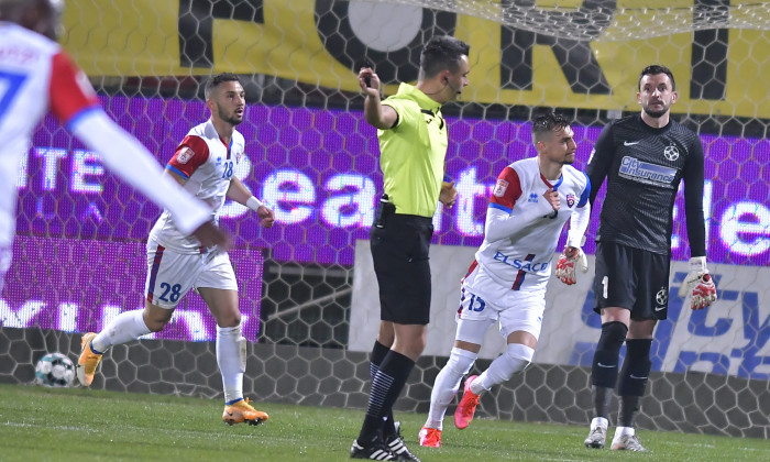 FOTBAL:FCSB-FC BOTOSANI, PLAY OFF LIGA 1 CASA PARIURILOR (18.04.2020)