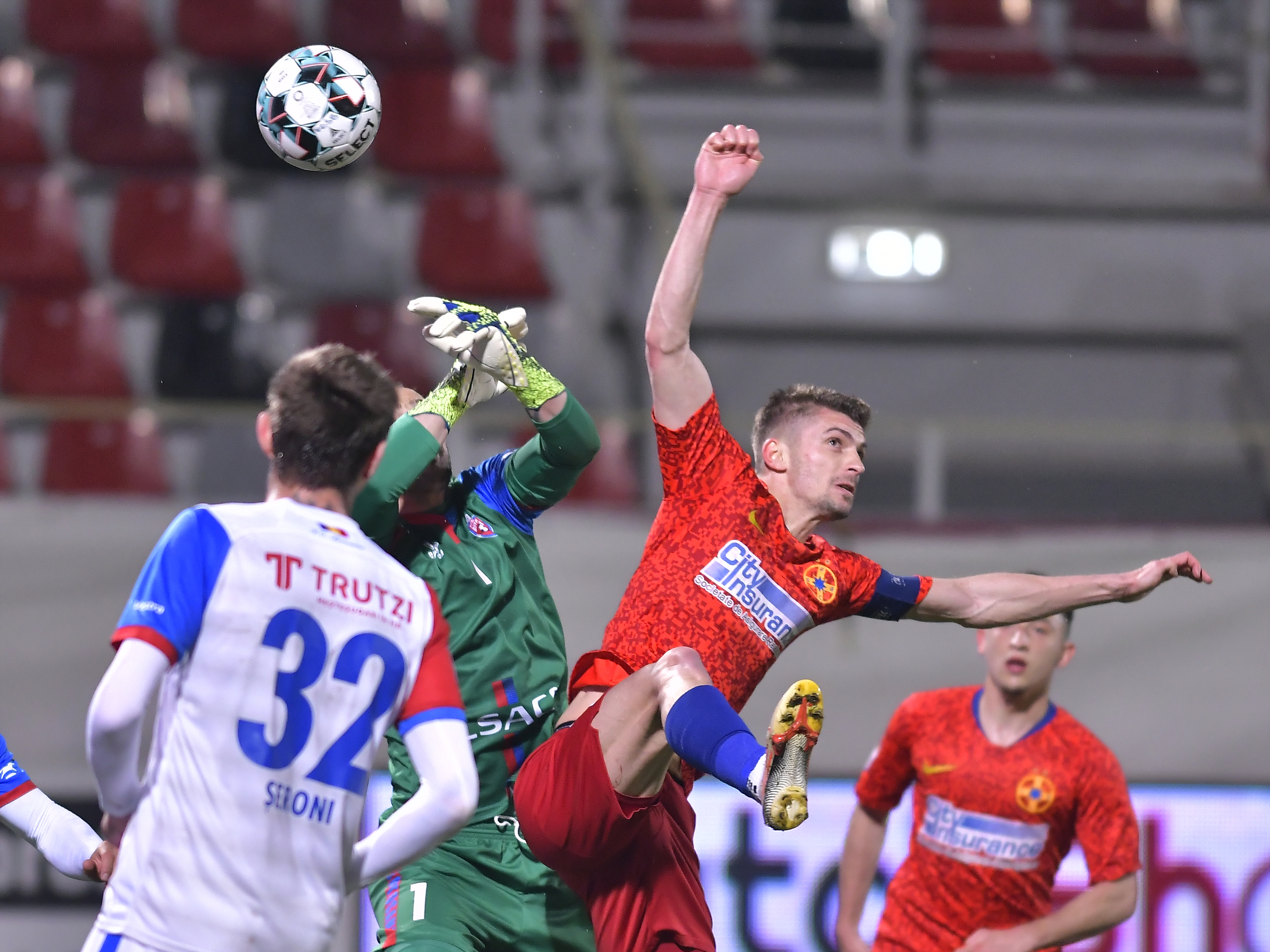 FCSB - FC Botoșani 2-1. Moldovenii au condus, dar echipa lui Toni Petrea a dat două goluri în 4 minute și e din nou lider