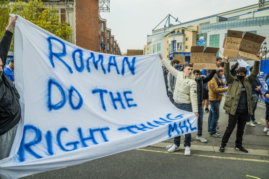 Chelsea fans gather outside the Football Club to protest them joining the planned European Super League., Stamford Bridge, London, UK - 20 Apr 2021