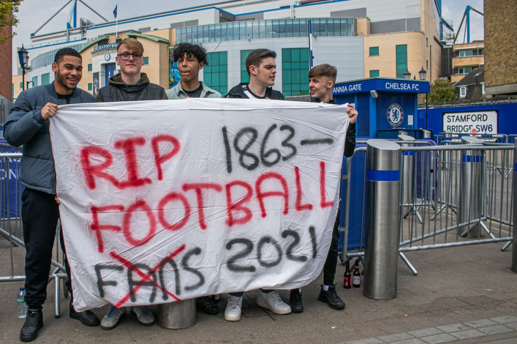 Chelsea fans protest against European Super League - 20 Apr 2021