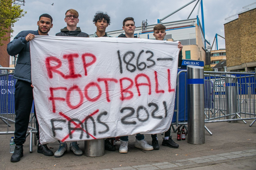 Chelsea fans protest against European Super League - 20 Apr 2021