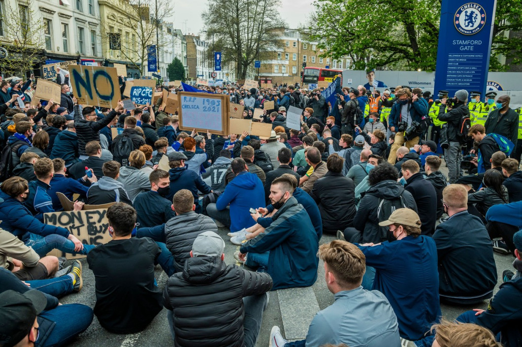 Chelsea fans gather outside the Football Club to protest them joining the planned European Super League., Stamford Bridge, London, UK - 20 Apr 2021