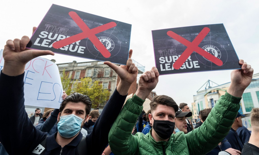 Chelsea supporters protest against European Super League, LONDON, UK - 20 Apr 2021