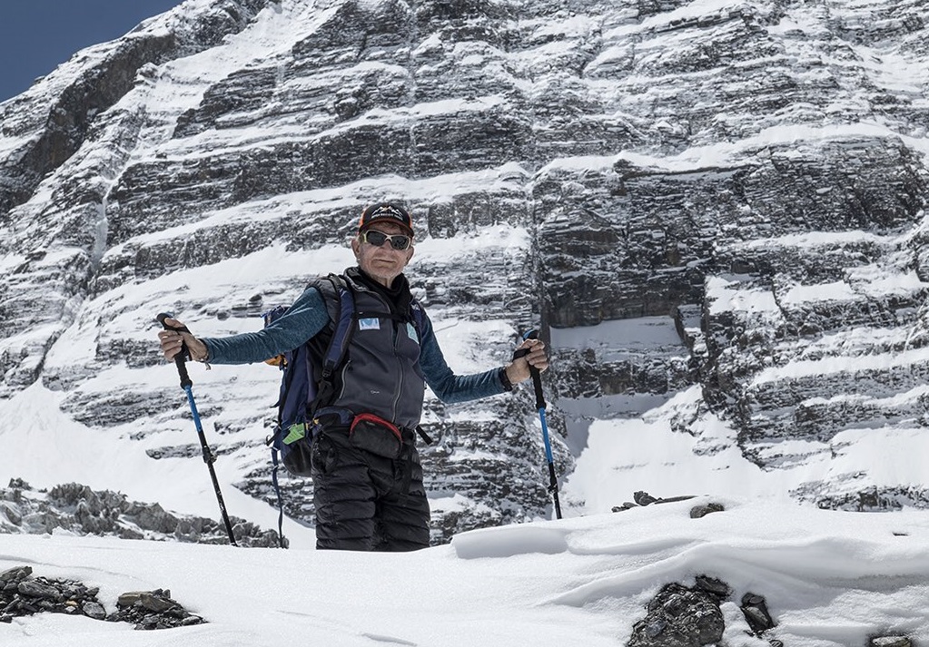 Cine este bunicul în vârstă de 82 de ani care vrea să urce pe vârful Dhaulagiri, la 8.167 de metri