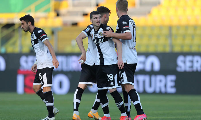 Valentin Mihăilă, în Parma - Crotone / Foto: Getty Images