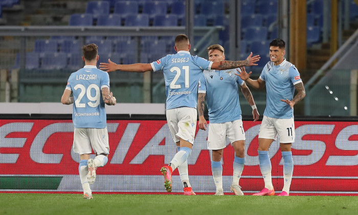 Fotbaliștii lui Lazio, în meciul cu AC Milan / Foto: Getty Images