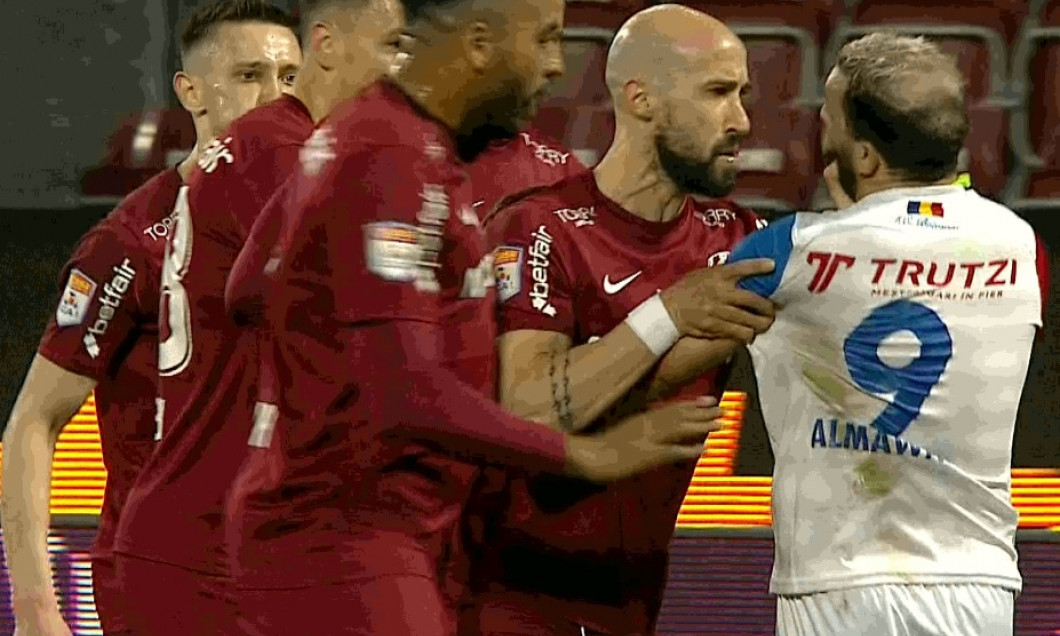 Iasmin Latovlevici și Mahmoud Al Mawas, în CFR Cluj - FC Botoșani / Foto: Captură Digi Sport