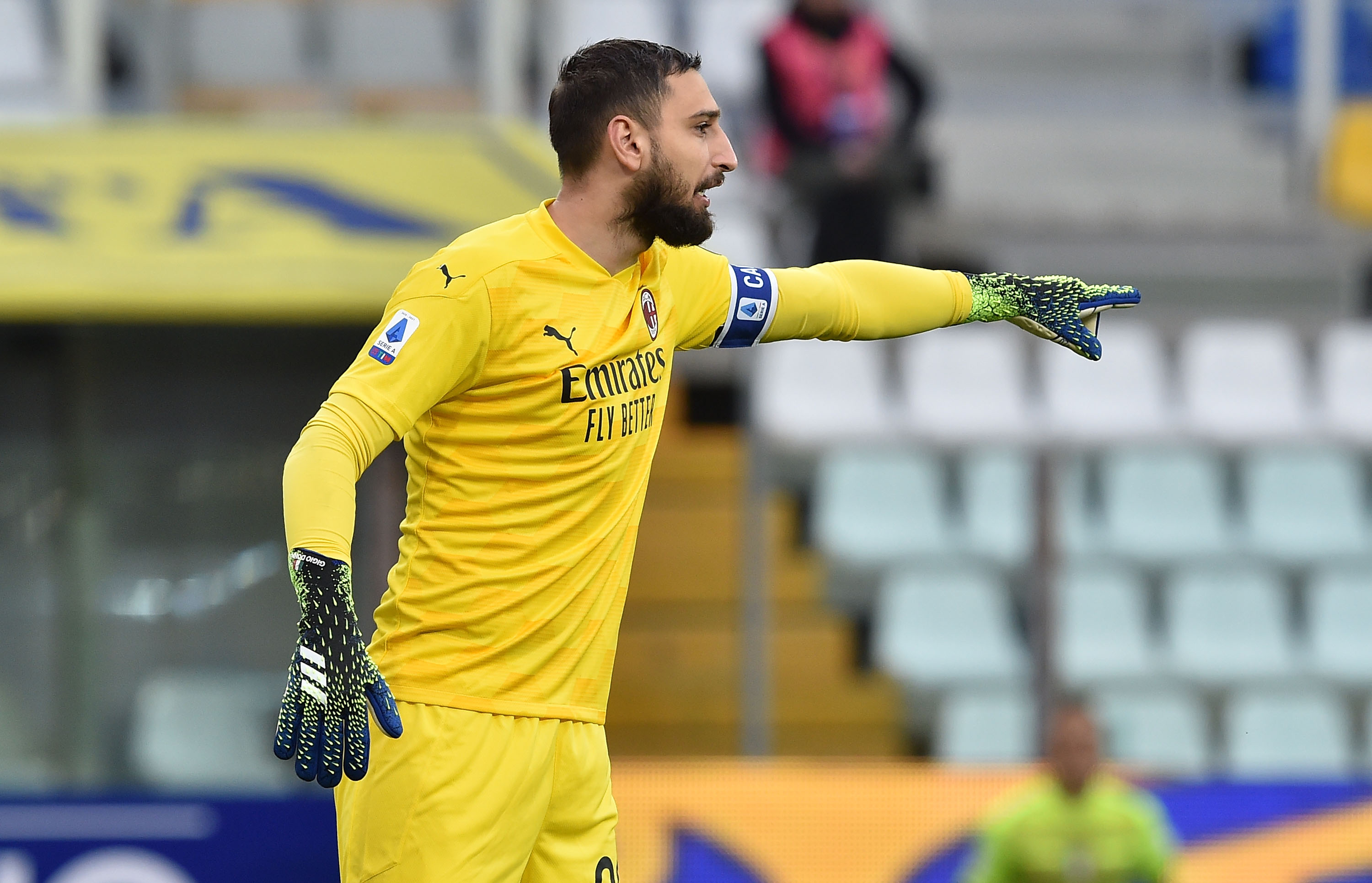 Mino Raiola a avertizat Milanul în cazul Donnarumma. Portarului i-au dat lacrimile la întâlnirea cu fanii