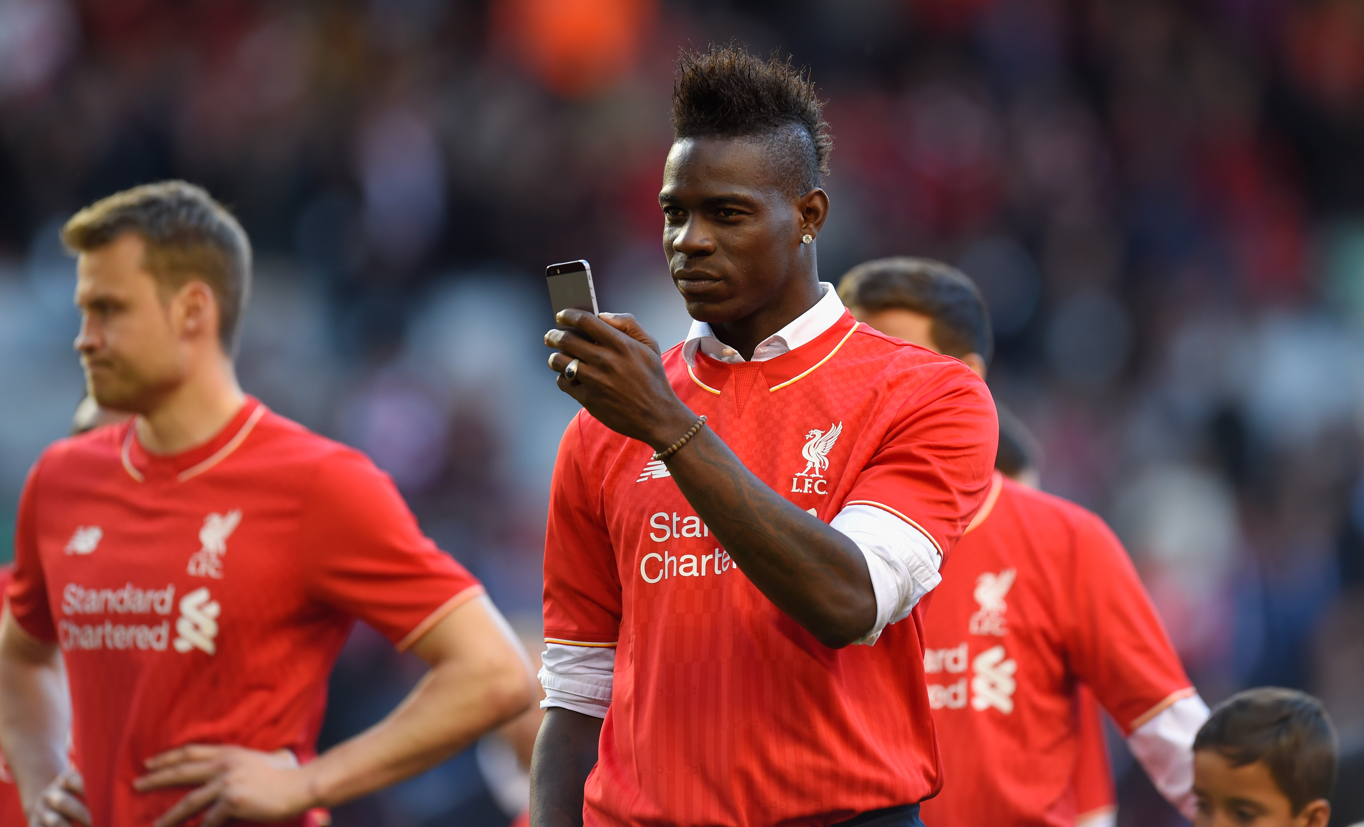 "N-am mai văzut așa ceva". Balotelli, dat de gol. "Mintea lui pur și simplu o lua razna. Îi răspundea antrenorului, dădea autogoluri"