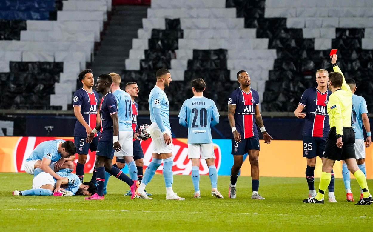 Idrissa Gueye şi-a aflat pedeapsa, după ce a văzut "roşu" direct în meciul tur cu Manchester City