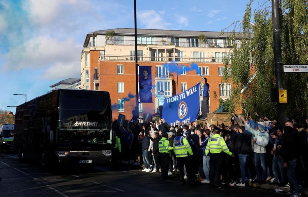 Emoții pentru Real Madrid înaintea meciului cu Chelsea. Autocarul, atacat din nou cu pietre în Anglia