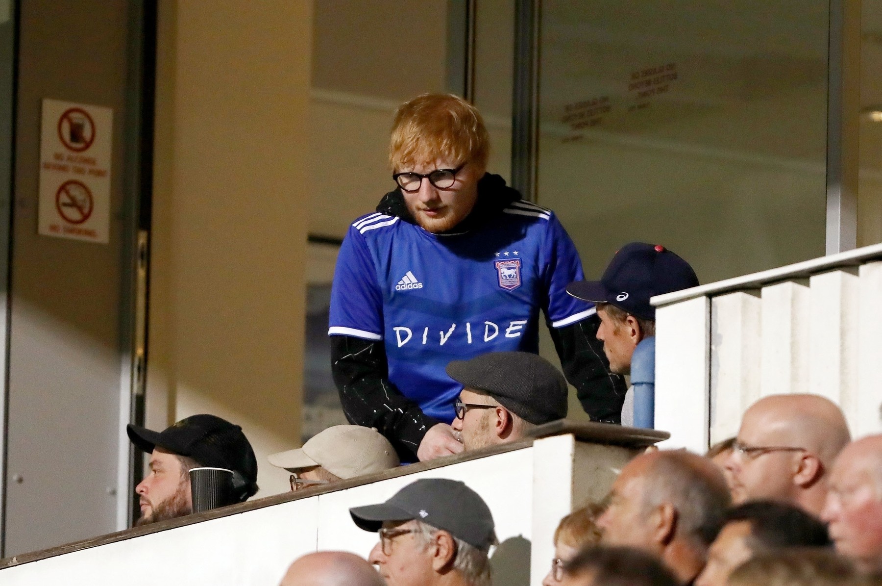 OFICIAL | Ed Sheeran va fi sponsorul de pe tricourile unei echipe de fotbal din Anglia