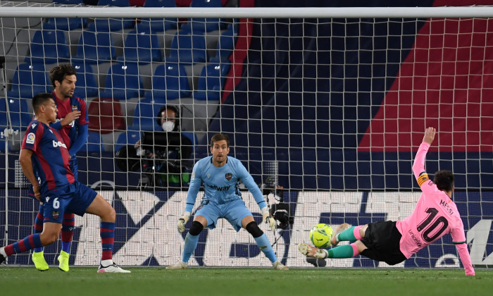 Levante UD v FC Barcelona - La Liga Santander